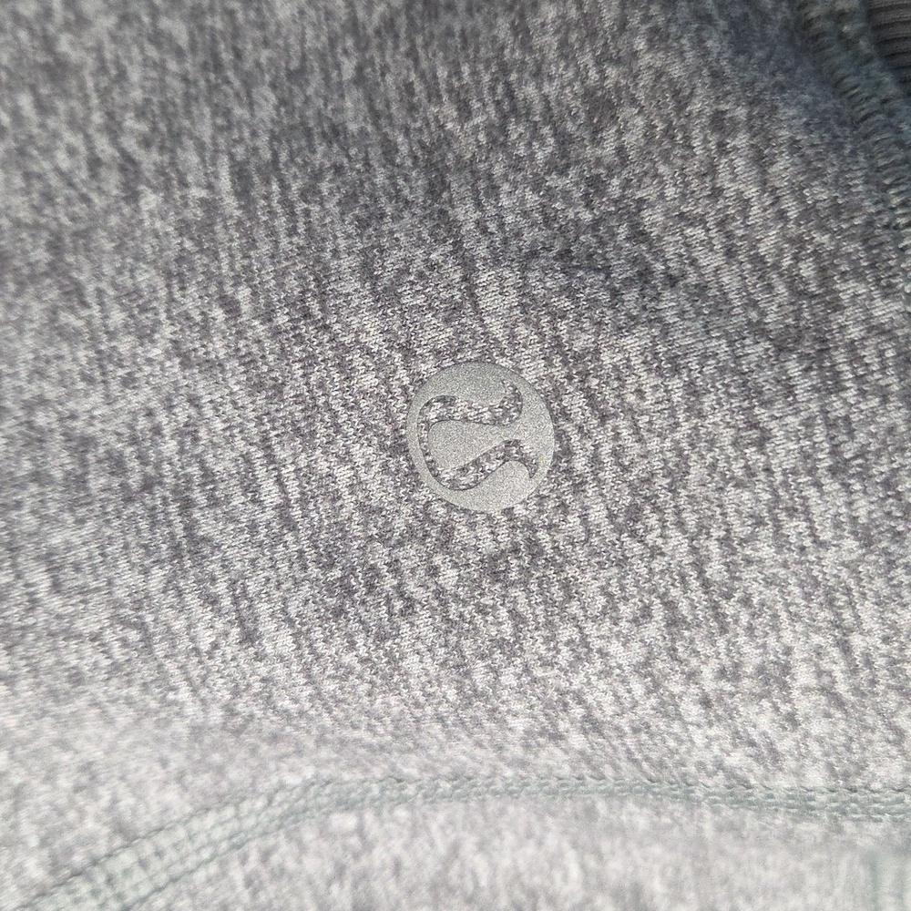 G246. Lululemon Be Present Jacket in Heathered Gray - Size 8 - Picture 3 of 7